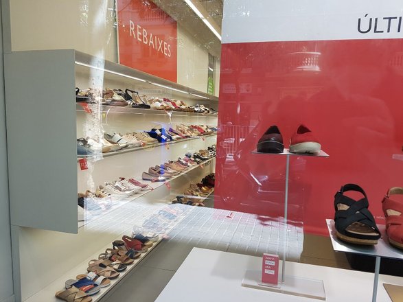 bienestar laberinto despreciar Clarks – clothing and shoe store in Barcelona, 14 reviews, prices –  Nicelocal